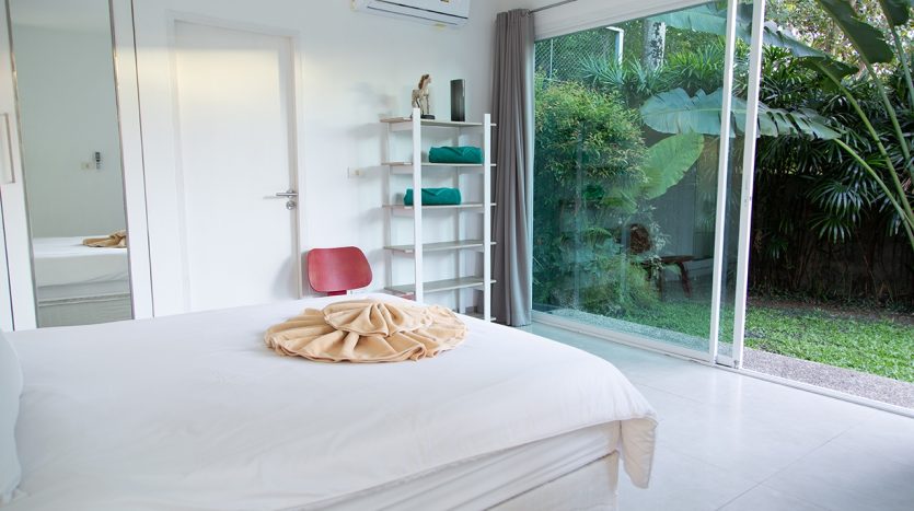 Phuket Luxury 4 bedrooms Villa for Sale